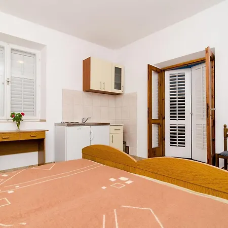 Kiko - One-bedroom With Balcony And Sea View A4 פומנה