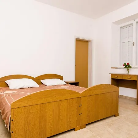 With Balcony And Sea View * Pomena