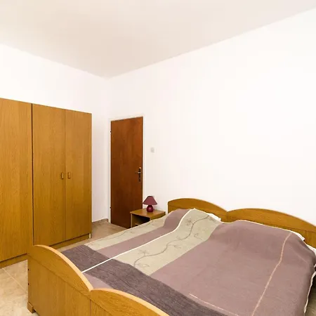 With Balcony And Sea View Appartement Pomena