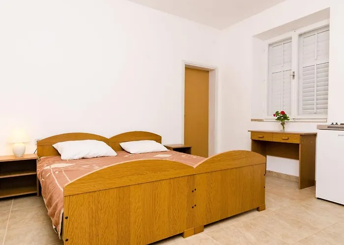 With Balcony And Sea View * Pomena